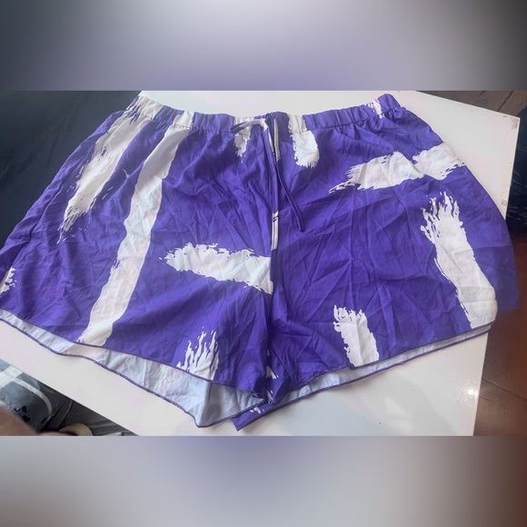 NEW - 4XL - Purple and White Shorts - Picture 1 of 6